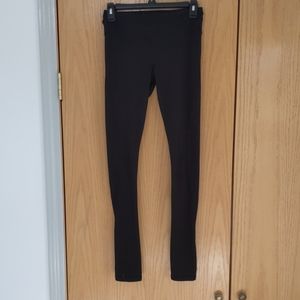 Black yoga leggings